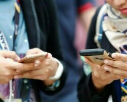 Pakistan’s Mobile User Base Contracts in November 2024