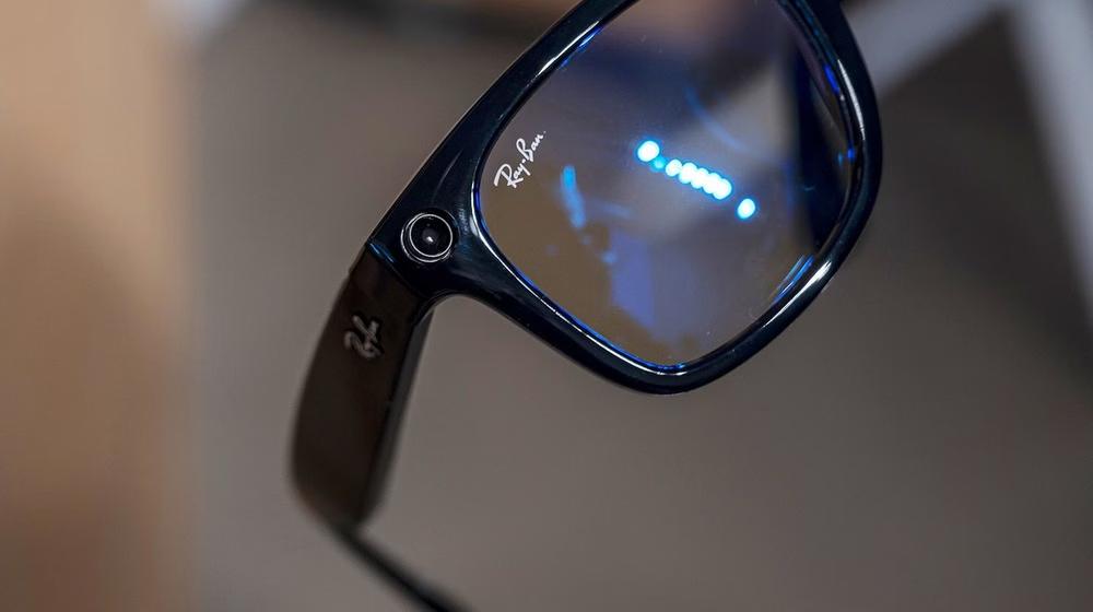 Woman Says Man Used Smart Glasses to Secretly Record Her and Demand Money for Removal